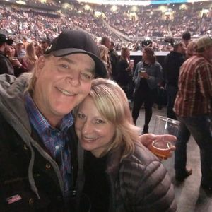 Meet your Posher, Lorie